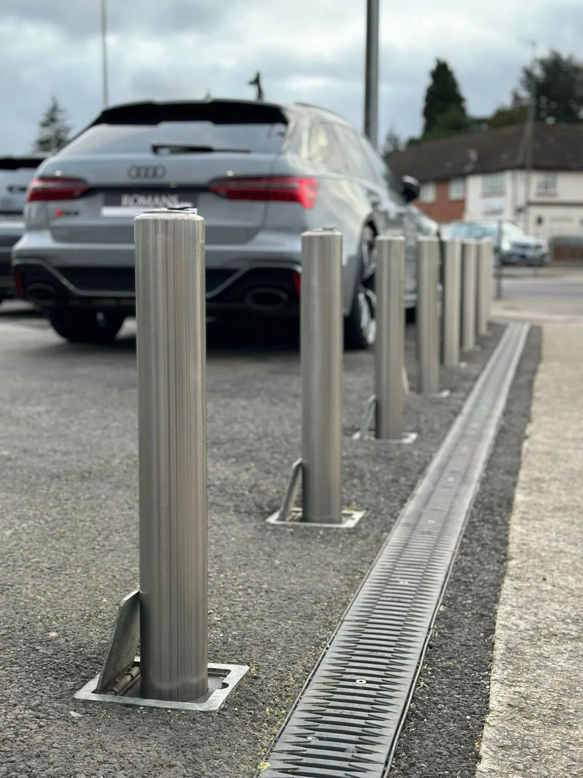 Medium Stainless Steel Telescopic Driveway Bollard, photo 2